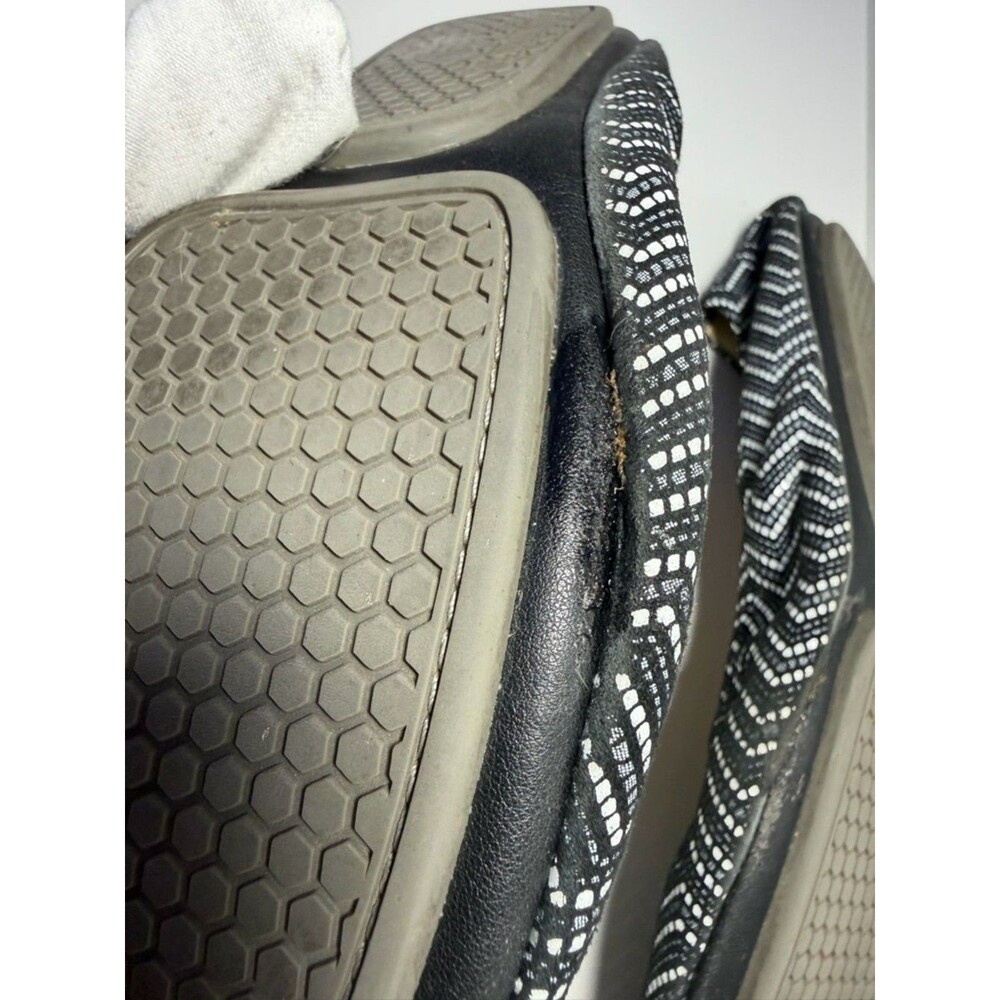 The Storehouse Flats - Comfort Chevron Ballet Flats - Has Tears - Picture 13 of 15